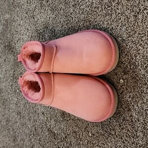 UGG ULTRA MINI